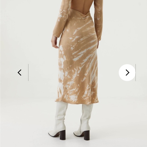 Third Form, long sleeve tie back midi dress - Picture 5 of 5